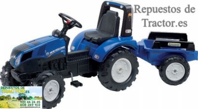 TRACTOR A PEDALES NEW HOLLAND T8 CON REMOLQUE